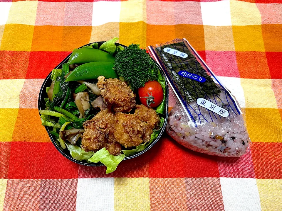 鶏唐揚げ、ほうれん草しめじベーコンの塩胡椒炒め、茹でスナップエンドウ|jackybeanさん