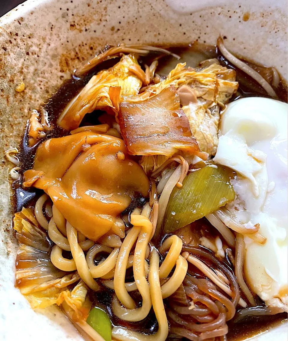 Snapdishの料理写真:つけ麺用の太麺でブラックラーメン🍜😋✨💕|てるみさん