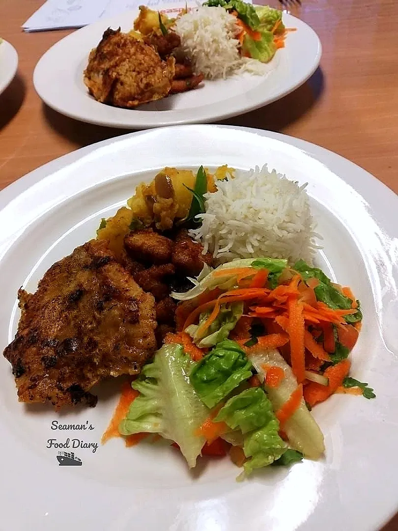 Fried Pork, Steamed Rice, Potato Temperd with Green Salad|Dileeshaさん