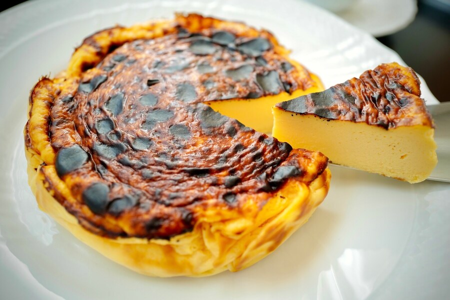【材料4つ】オーブントースターでつくる「バスク風チーズケーキ」 #AllAbout