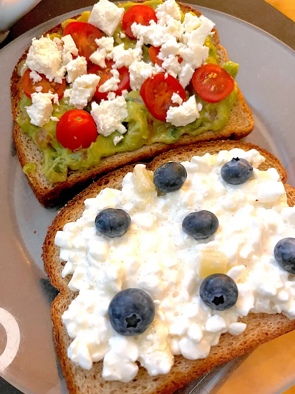 Snapdishの料理写真:Breakfast toast - blueberry cottage cheese toast, avocado tomato queso fresco|🌺IAnneさん