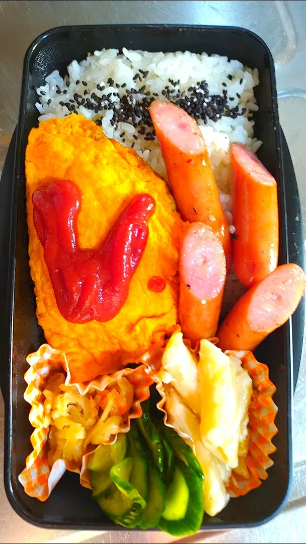 旦那弁当　2023/3/11

カレーオムレツ
ウインナー
切り干し大根煮物
ペンネのクリーム煮|ユキヨメ♪さん