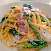 ベーコンてほうれん草のクリームパスタ