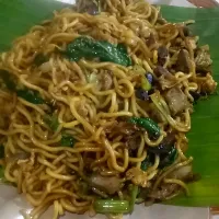 Snapdishの料理写真:mie tumis ati ampela|Dery Suhadiさん