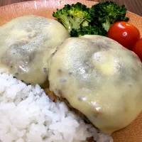 Snapdishの料理写真:チーズハンバーグ|Kouさん