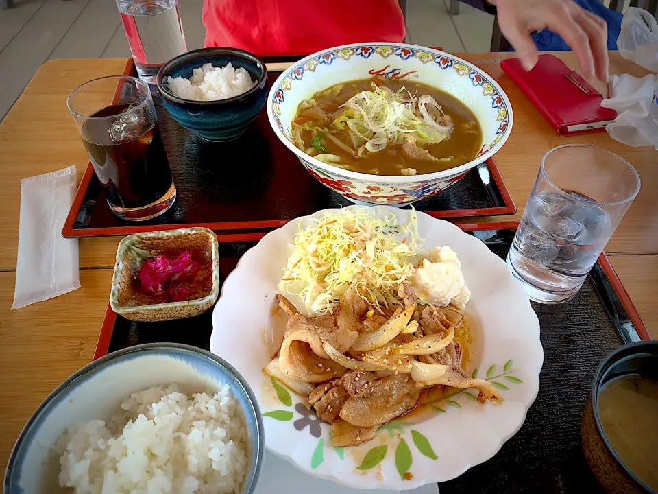 2023/3/11 朝霧ヴィーナスゴルフガーデンでの昼食🍚初めてカレーラーメン食べた🍛|ひーちゃんさん