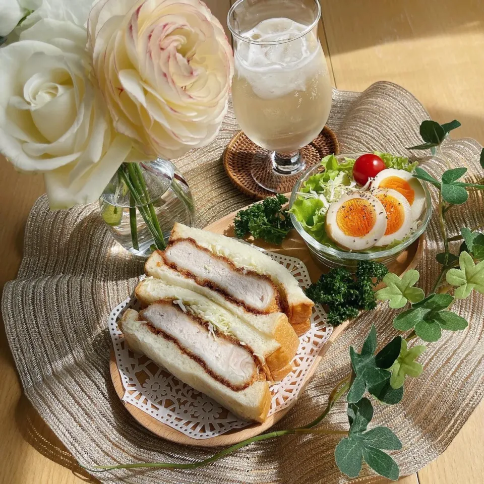 3/12❤︎厚切りロース勝つサンドと煮卵サラダ🌱✨|Makinsさん