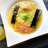 鶏油とコラーゲンたっぷりの塩ラーメン