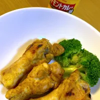 Snapdishの料理写真:味付カレーパウダーで、カレー味グリルチキン