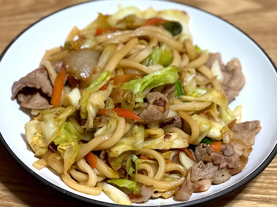 ☆ガーリックバターしょう油焼きうどん|まぁたんさん