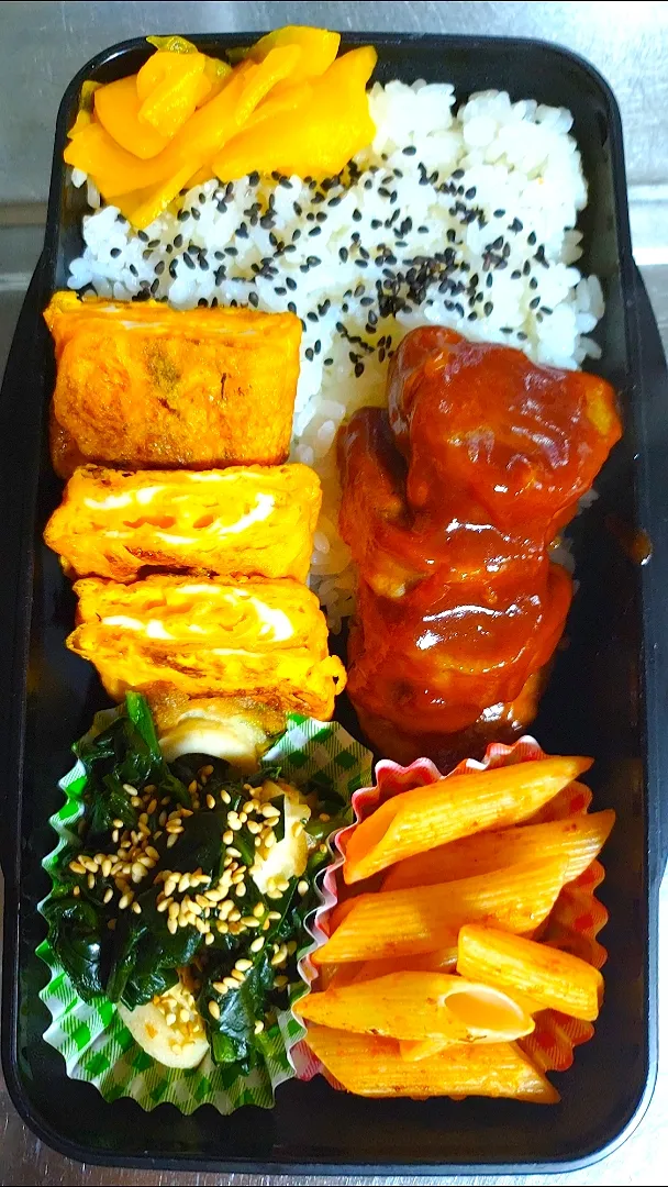 旦那弁当　2023/3/13
デミハンバーグ
玉子焼き
ペンネのナポリタン
ちくわとほうれん草めんつゆあえ|ユキヨメ♪さん