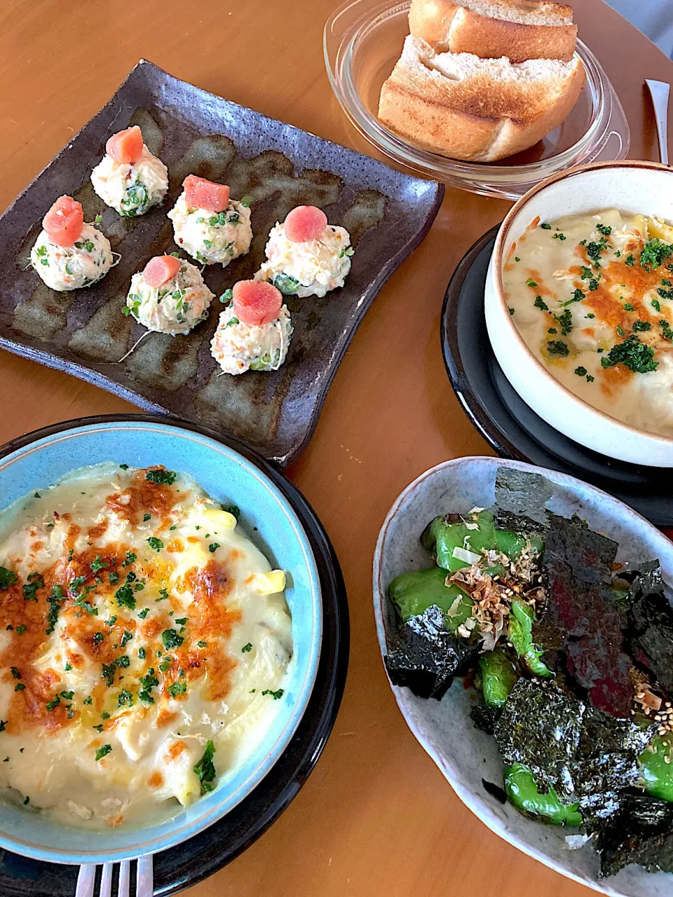 甘酒グラタン🧡甘酒食パン🧡明太子載っけポテトサラダ🧡焼きピーマン|さくたえさん