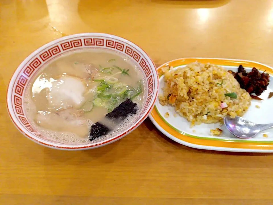 元祖大牟田ラーメン　東洋軒　やきめしセット|コージ💫さん