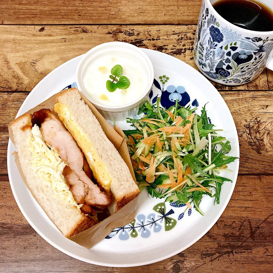 Snapdishの料理写真:照り焼きチキンサンド|Peco*さん