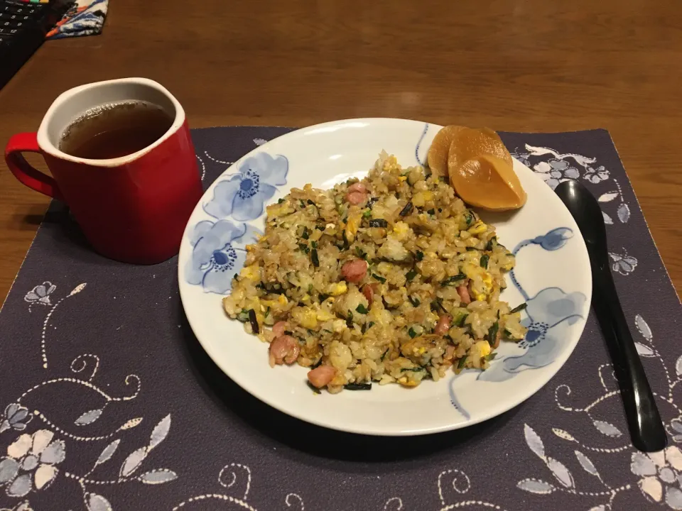 Snapdishの料理写真:ニラ玉炒飯(朝ご飯)|enarinさん