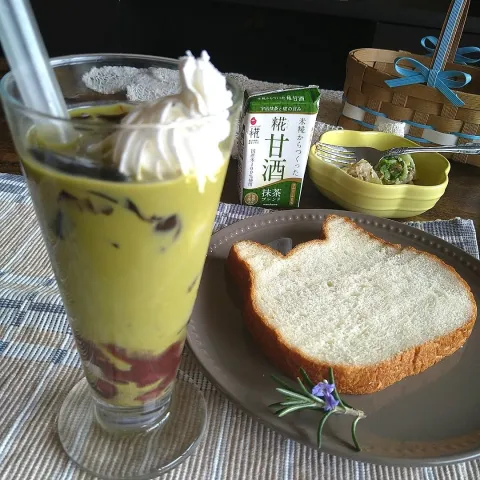 「プラス糀 糀甘酒 LL 抹茶ブレンド」を使ってみたSnapdishの料理・レシピ写真:小豆入り抹茶珈琲のドロリッチ風〜