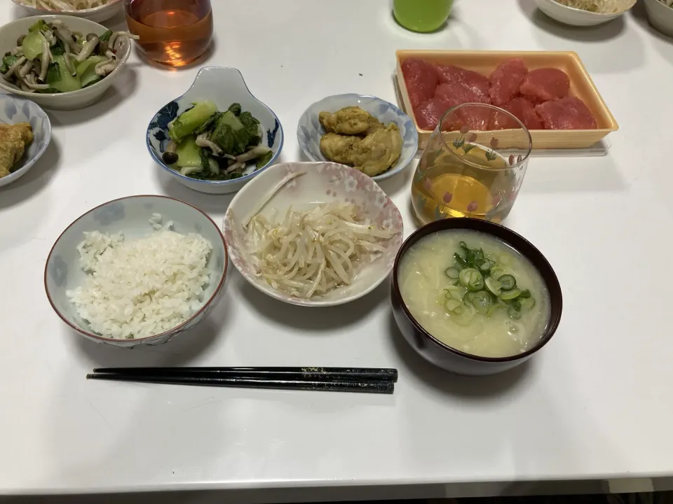 晩御飯☆タンドリーチキン☆もやしの酢の物☆青梗菜としめじの煮浸し☆かき玉スープ（玉葱・えのき・葱）☆かねふくのたらこ|Saharaさん