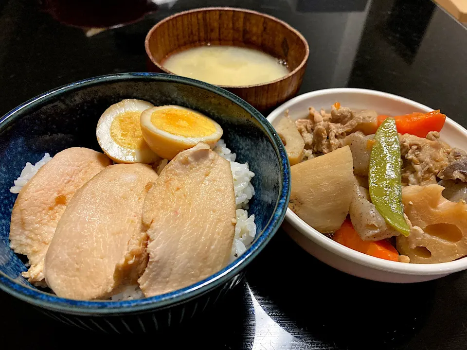 鶏むねチャーシュー丼　がめ煮|✴︎megu✴︎さん