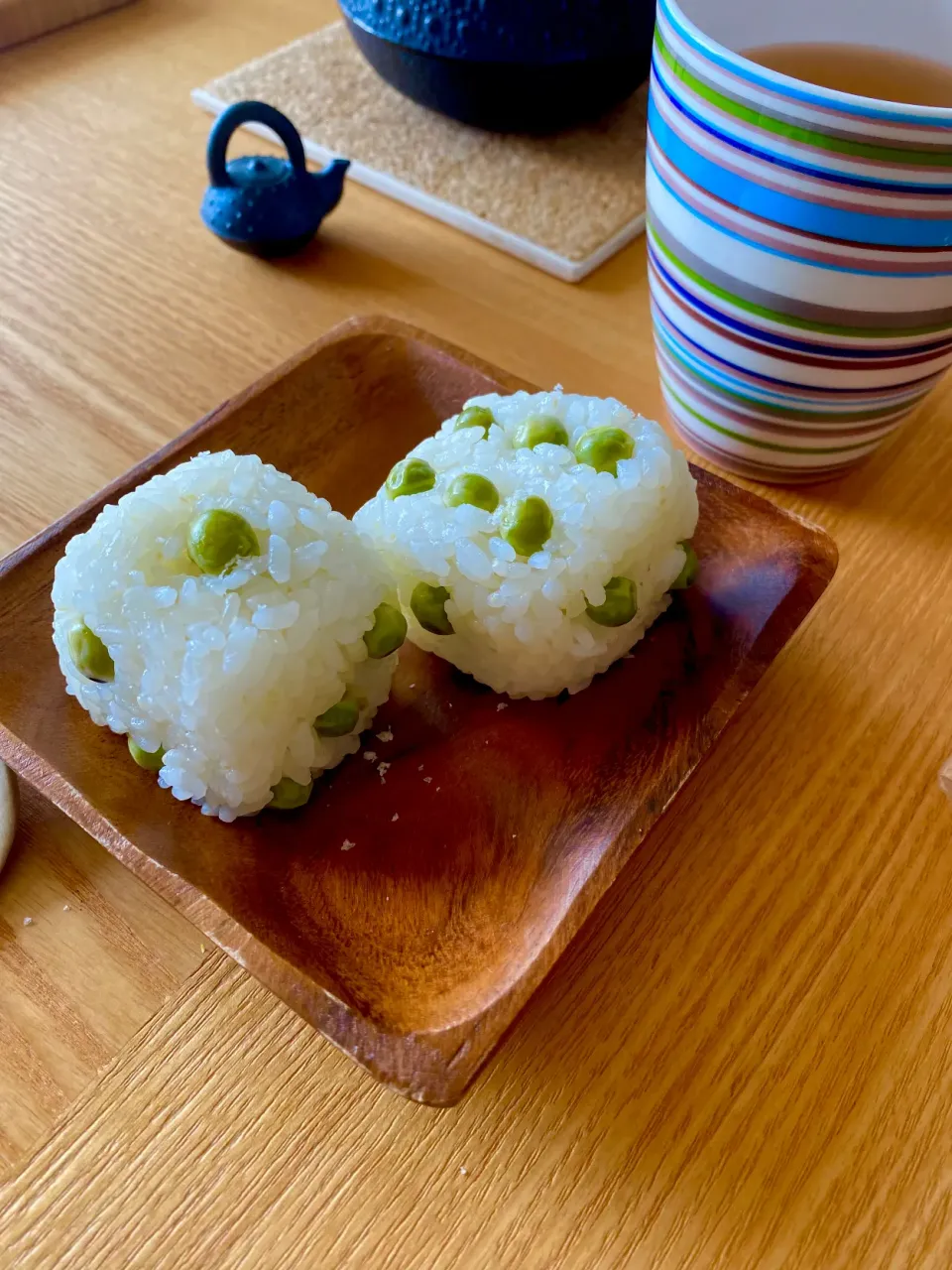 豆ご飯でサイコロおにぎり|naho_nonaさん