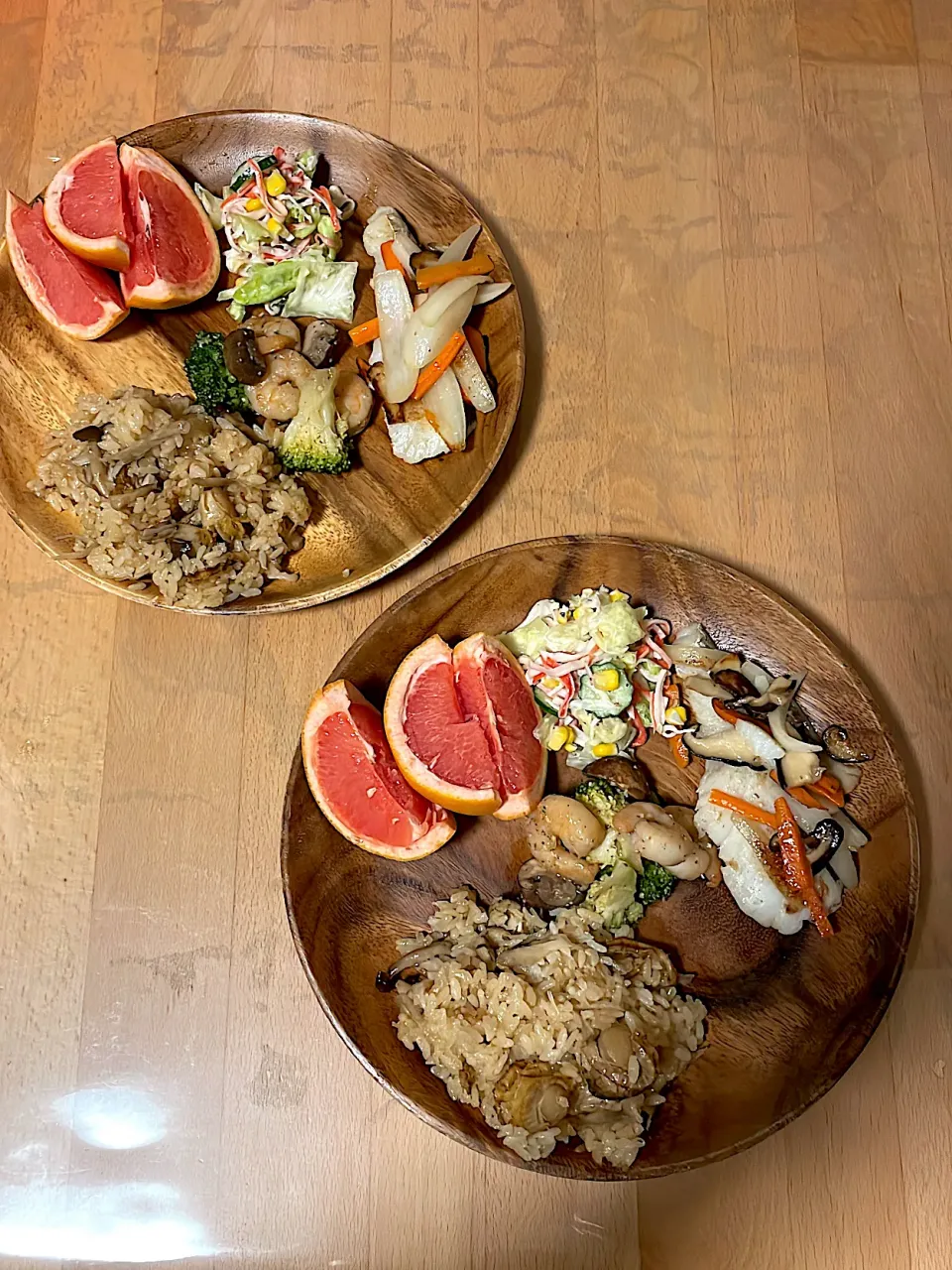 帆立ご飯　コールスローサラダ　たらと野菜のムニエル　エビとブロッコリーとキノコのアヒージョ　ルビー|そのみさん