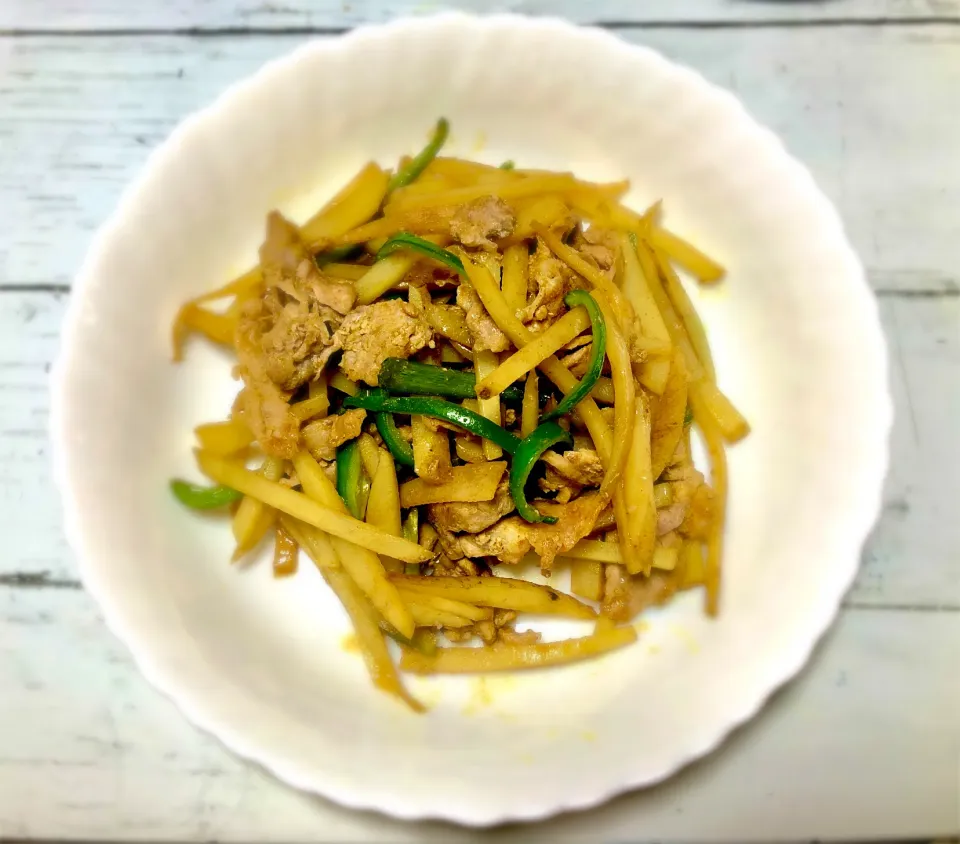 新じゃがと豚肉のシャキシャキ炒め〜カレー味|ゆっきー♪さん