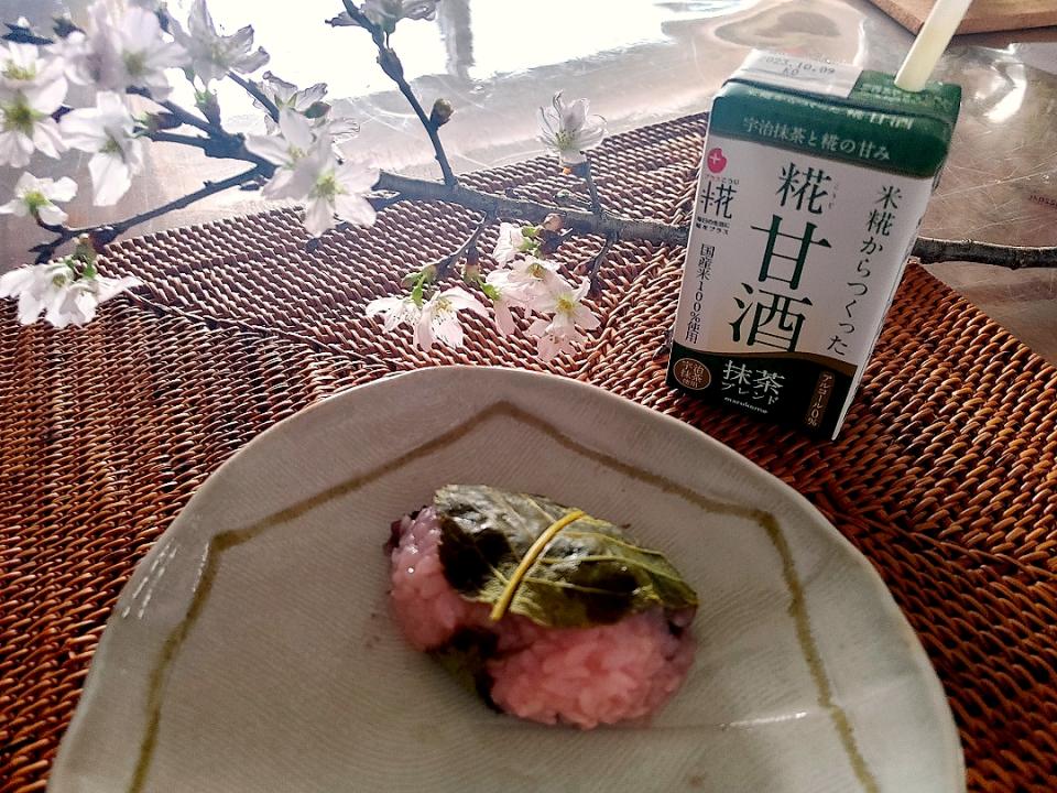 手作り桜餅と糀甘酒
