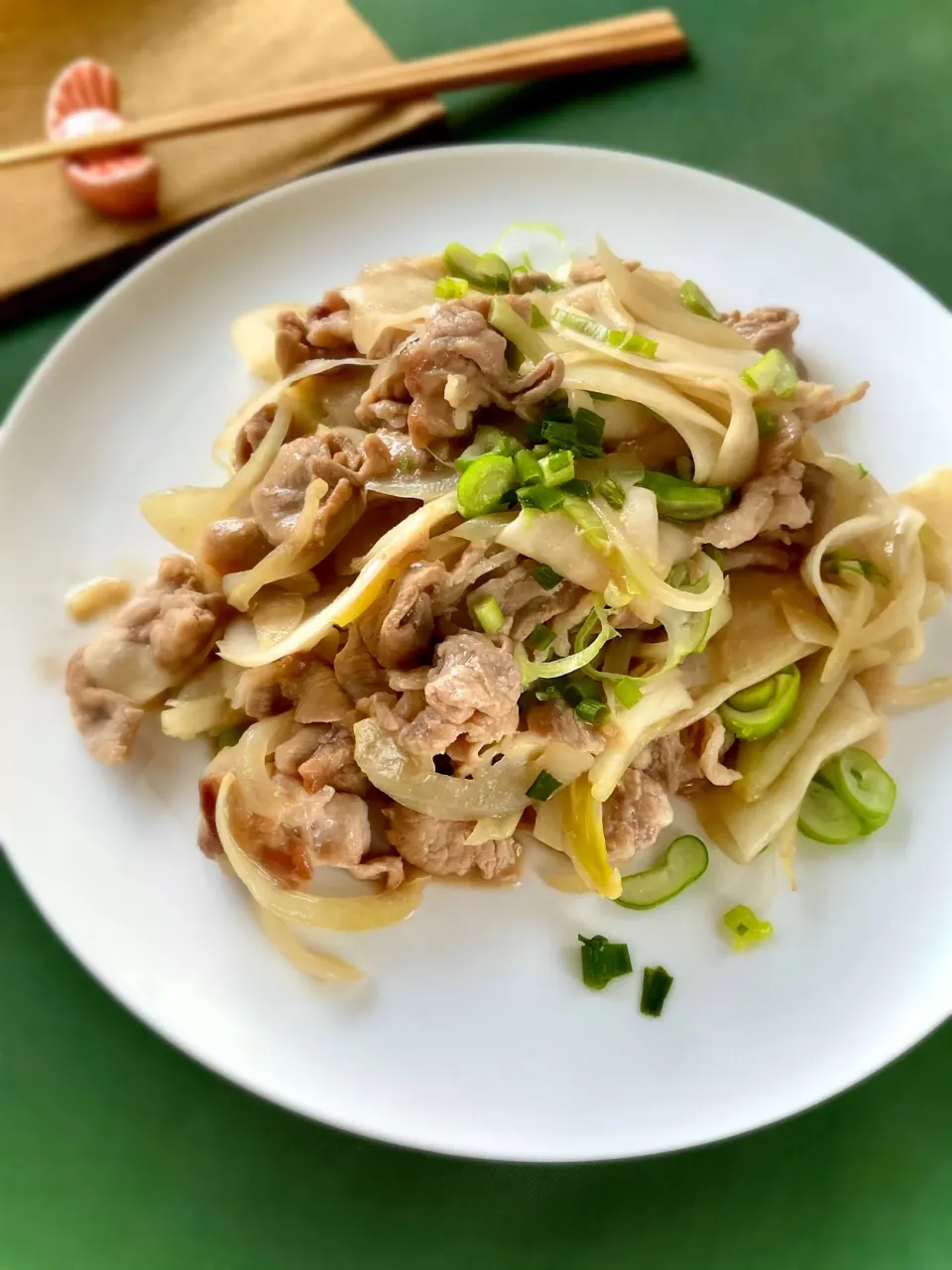 カブと豚肉の生姜焼き風炒め|スイーツポテトさん