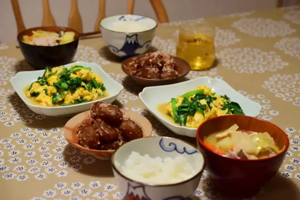 Snapdishの料理写真:ニラ玉定食|うにんぱすさん