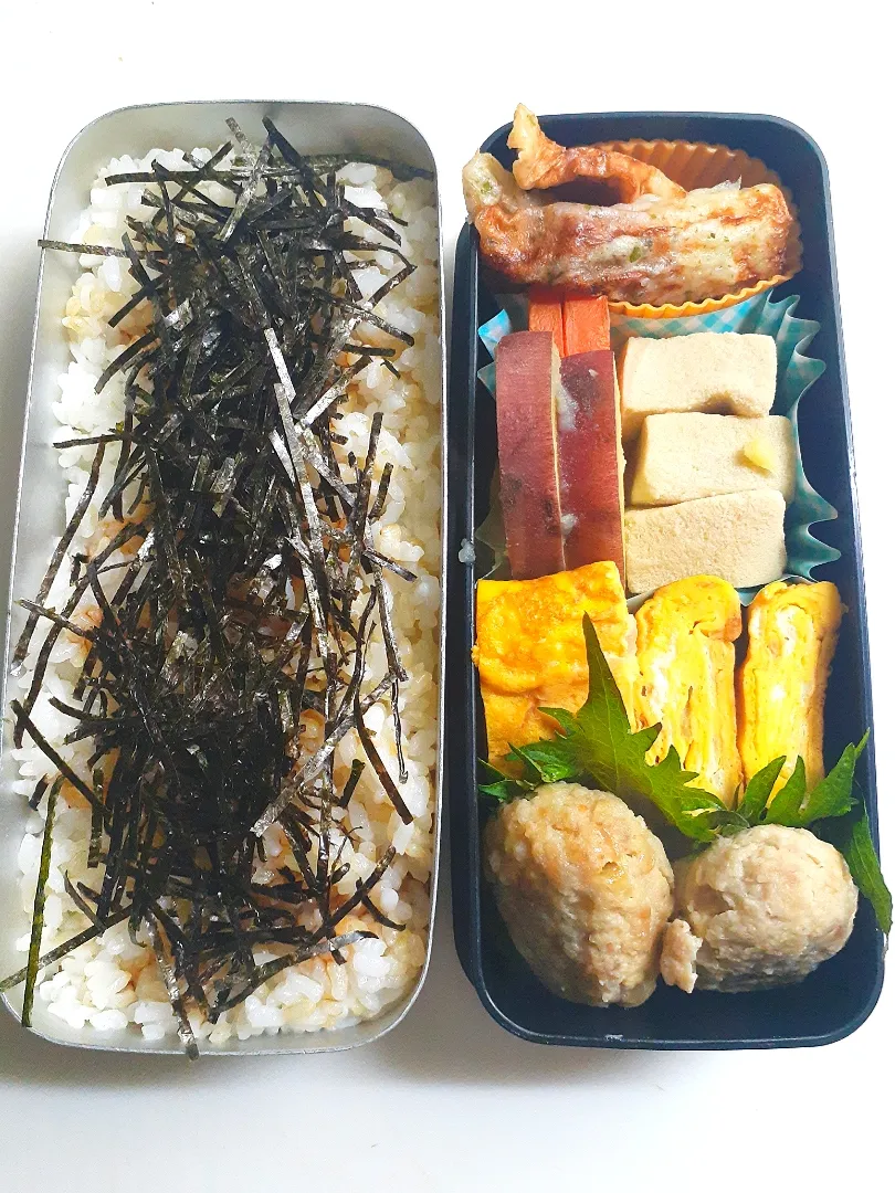 ☆中学生弁当☆玄米入り海苔ごはん、竹輪磯揚げ、高野豆腐、薩摩芋レモン煮、卵焼き、ハンバーグ|ｼｮｺﾗさん