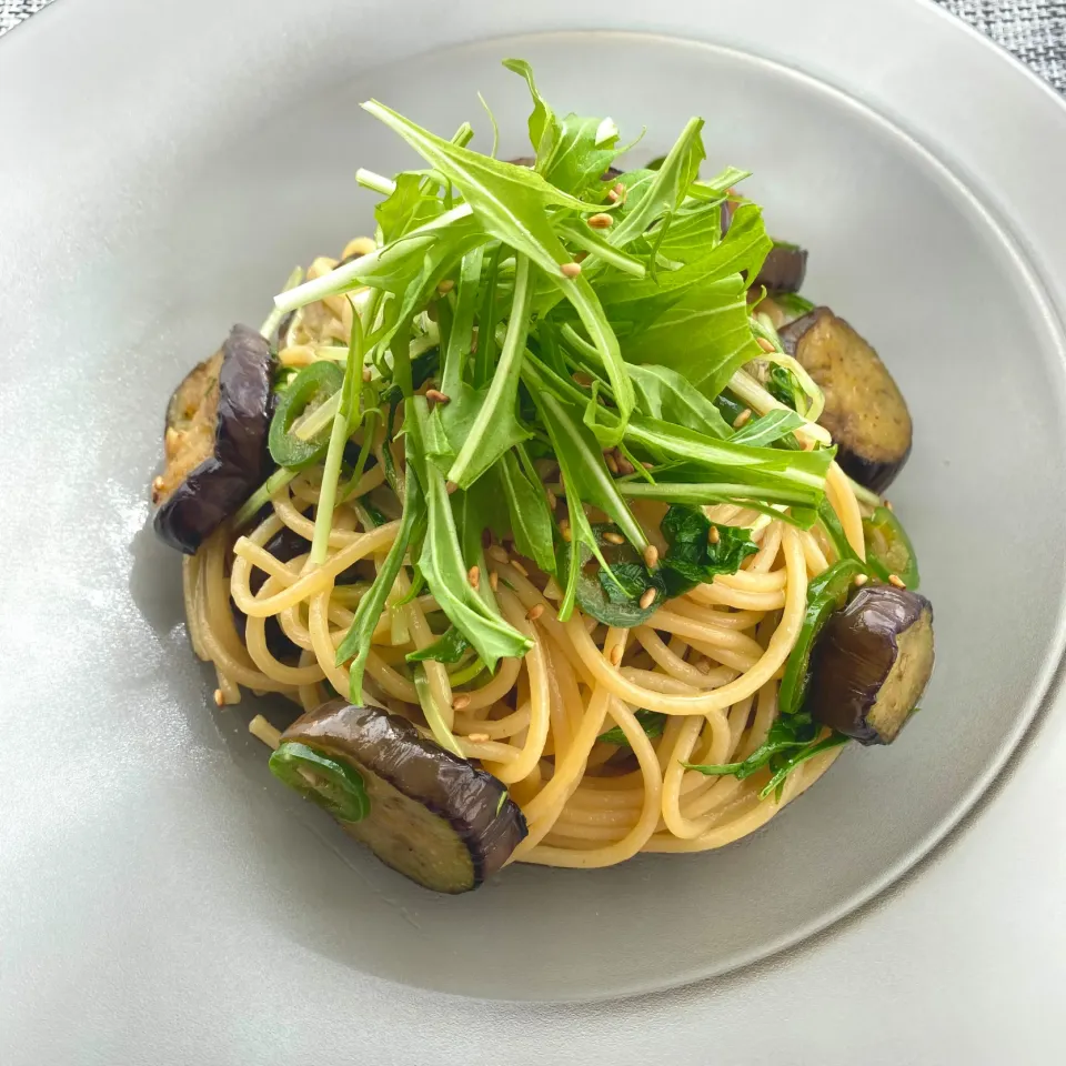 なすと水菜とハラペーニョの和風パスタ|OLの気ままご飯🍽さん