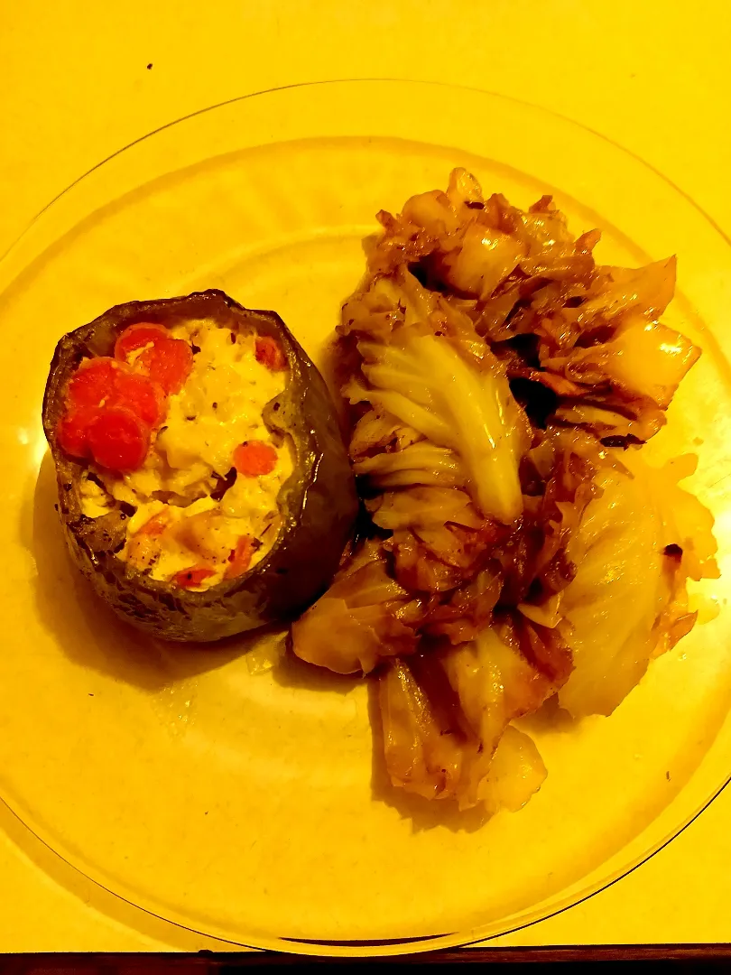 stuffed bell peppers and cabbage|joanna mooreさん