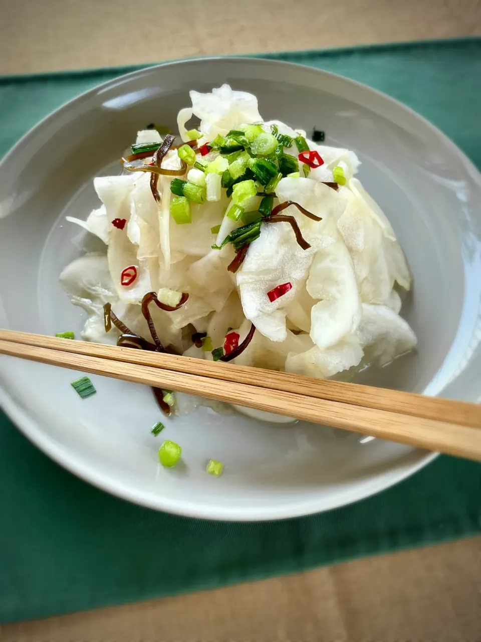 Snapdishの料理写真:カブと塩昆布の浅漬け|スイーツポテトさん