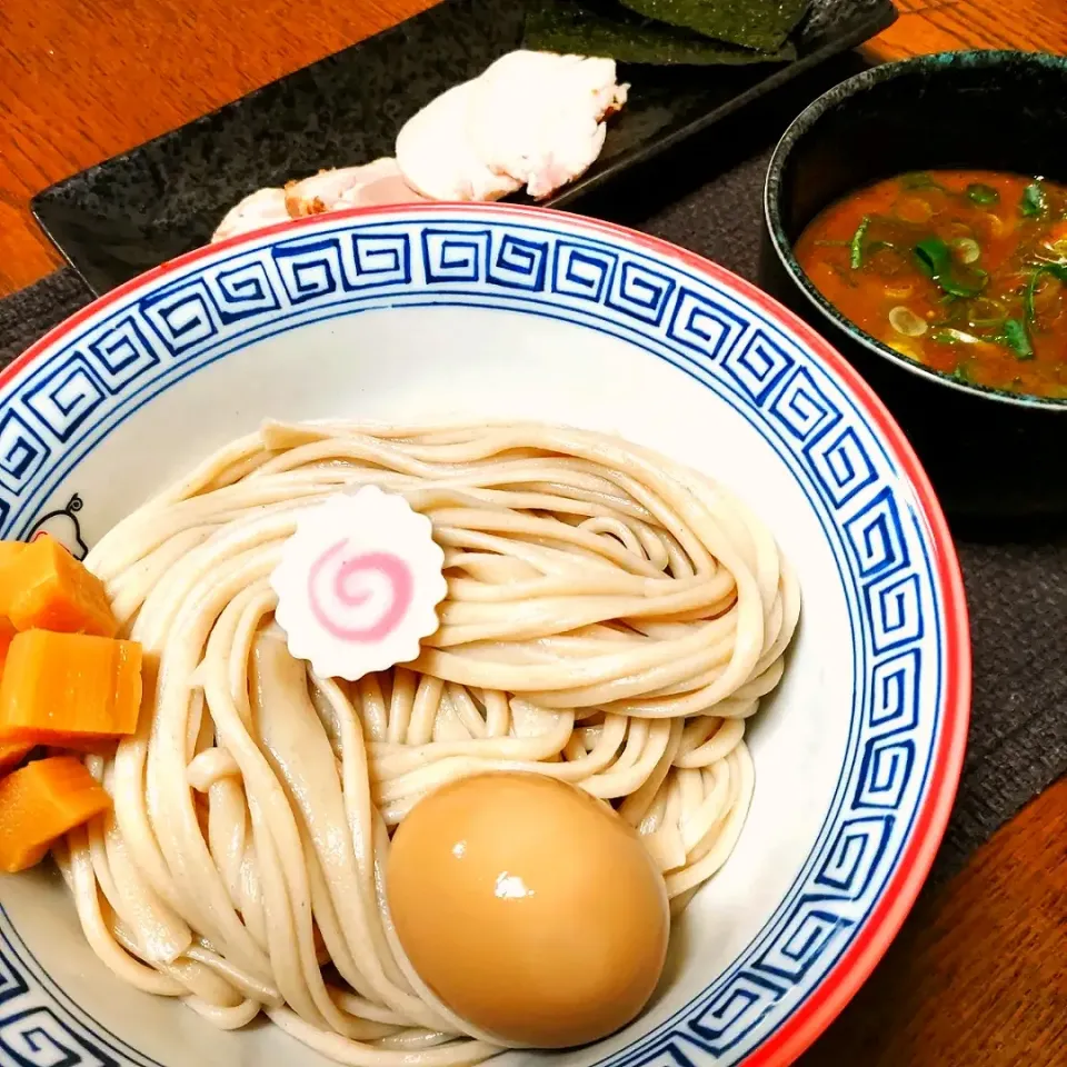 「もちむぎ麺deつけ麺」
兵庫県福崎町名物「もちむぎ麺」を使ってつけ麺を作りました。
先日福崎町に行った際に食べた「もちむぎ麺」絶対につけ麺にしたら美味いと確信♥
やはりめちゃくちゃ美味しかった！！|じゃじゃまるさん