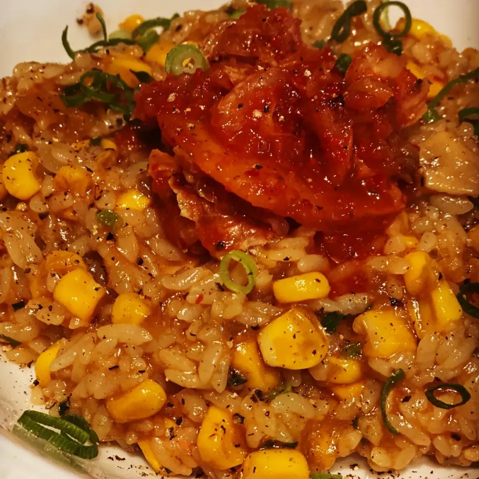 Snapdishの料理写真:Lunch ! Lunch ! 
Reuse Miso Ramen Stock 
Spicy Miso Stock Risotto with Sweetcorn & Chives topped with Kimchi and crack black pepper 
#risotto #rice #lunch #chef|Emanuel Hayashiさん