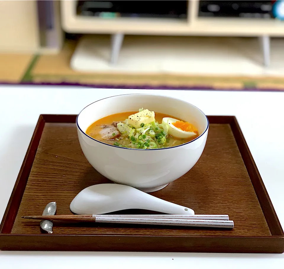 お昼ごはん。味噌ラーメン。挽肉でスープを作りました😊💖|yukiさん