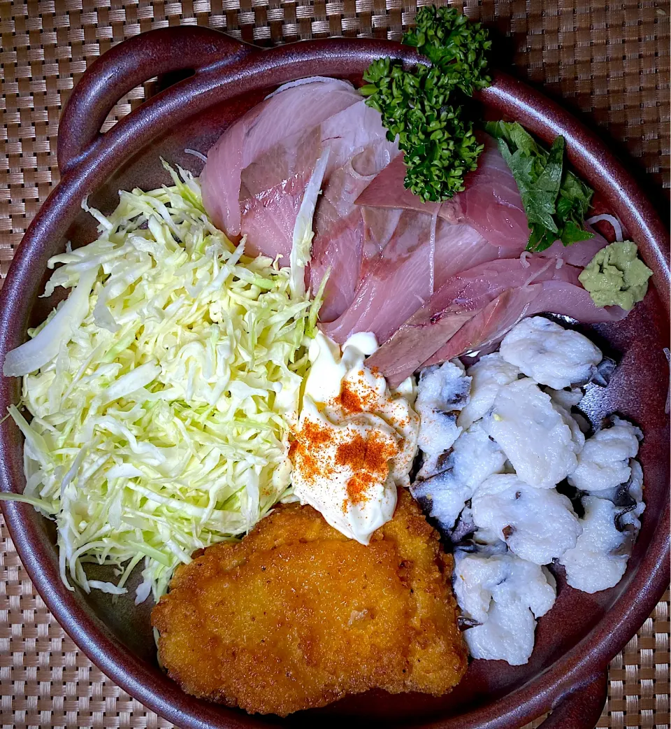 鰤とフライドチキン🍗ときくらげちぎり|すくらんぶるえっぐさん