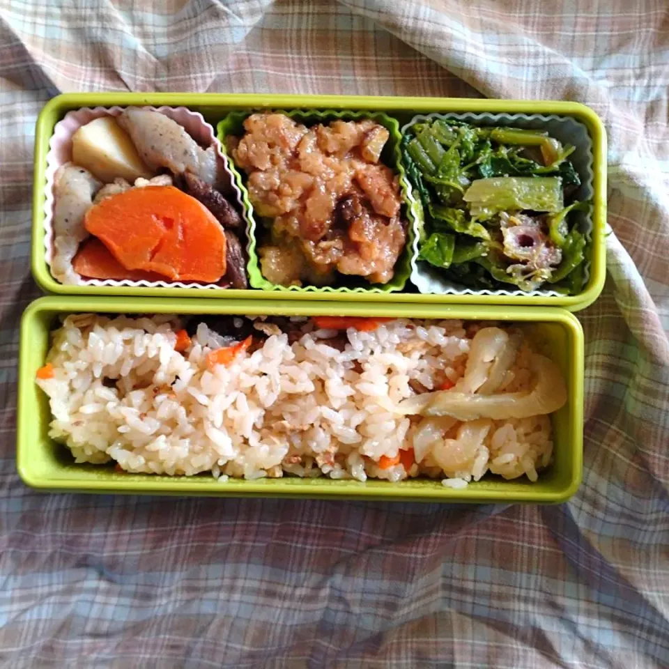 Snapdishの料理写真:炊き込みご飯弁当🍱|めめさん