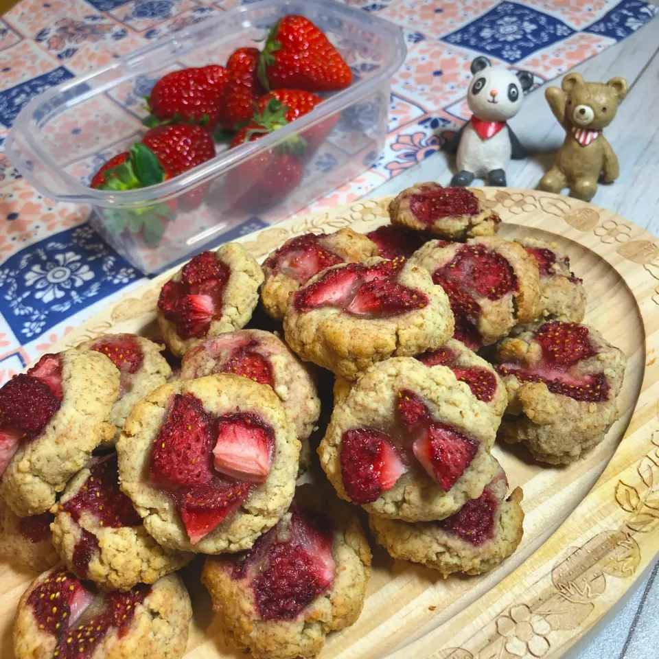 Snapdishの料理写真:marichさんの料理 フレッシュいちごクッキー|さらっと🍀さん