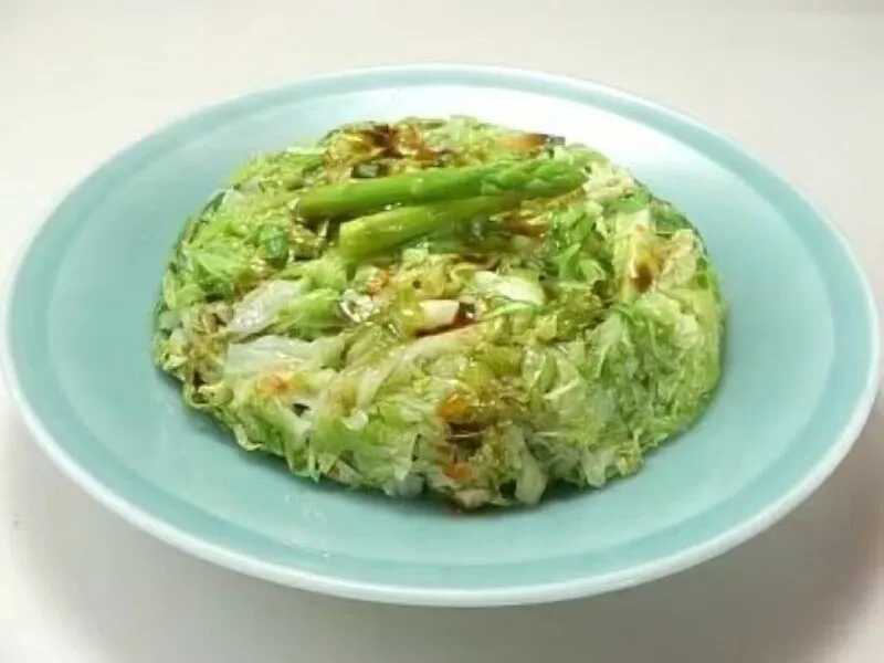 餃子の皮をキャベツで代用！ レンジで作る、キャベツぎょうざレシピ #AllAbout|All About 料理レシピさん