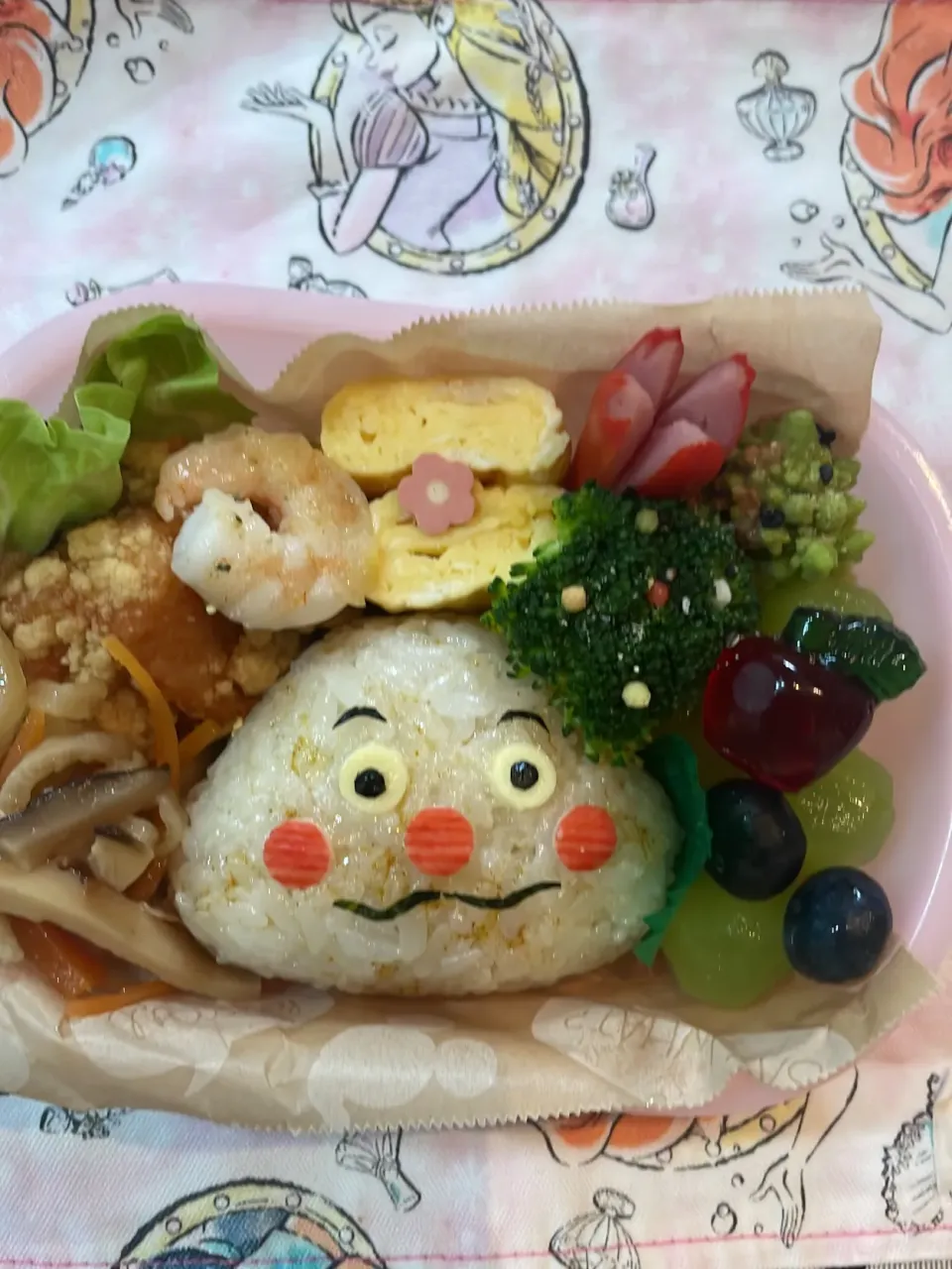 Snapdishの料理写真:カレーパンマン キャラ弁|リリさん