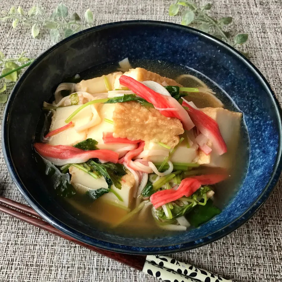 からあげビールさんの料理 簡単5分おつまみ♪絹揚げと豆苗とカニカマの中華風さっと煮|まなまな♡さん