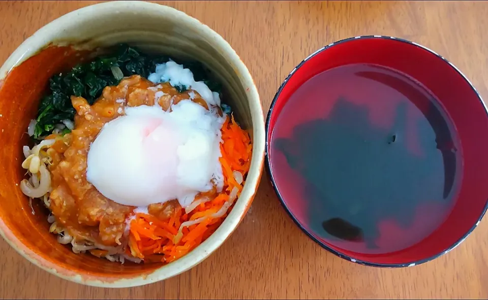 Snapdishの料理写真:2023 0304　ビビンバ丼　わかめスープ|いもこ。さん