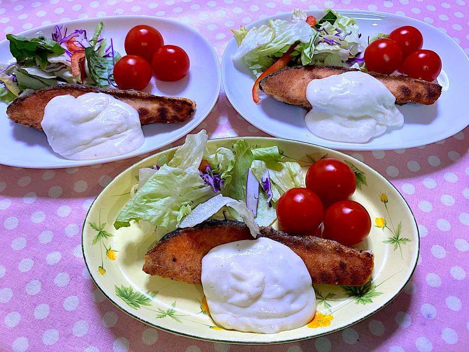 鮭ソテーwithホワイトソース