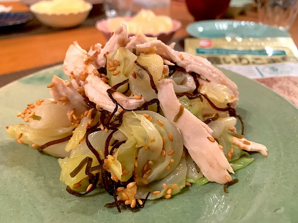 春キャベツと鶏肉の胡麻塩昆布和え|いちごさん