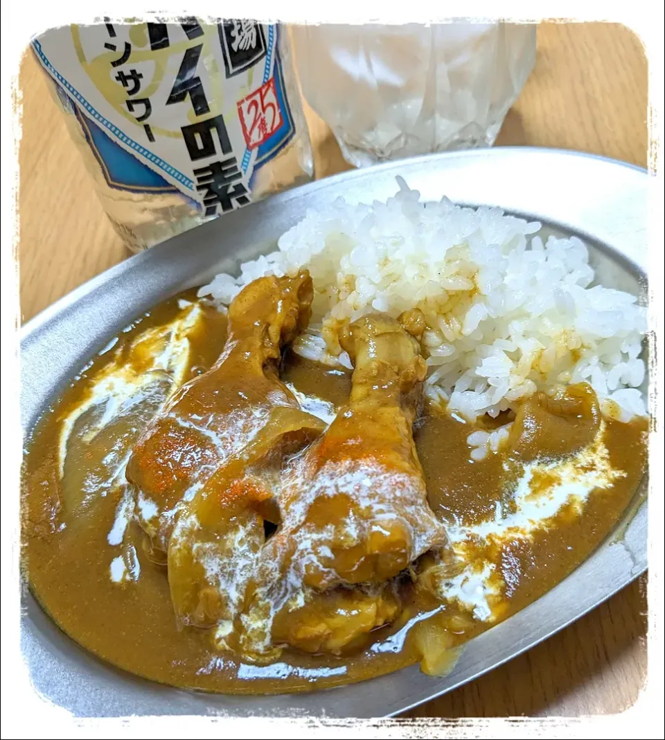 鶏肉と新玉葱のほったらかし煮が、まだ終わらんので(笑)
チキンカレーにリメイク☝️|ひとみんΨ(*´∀｀)Ψさん