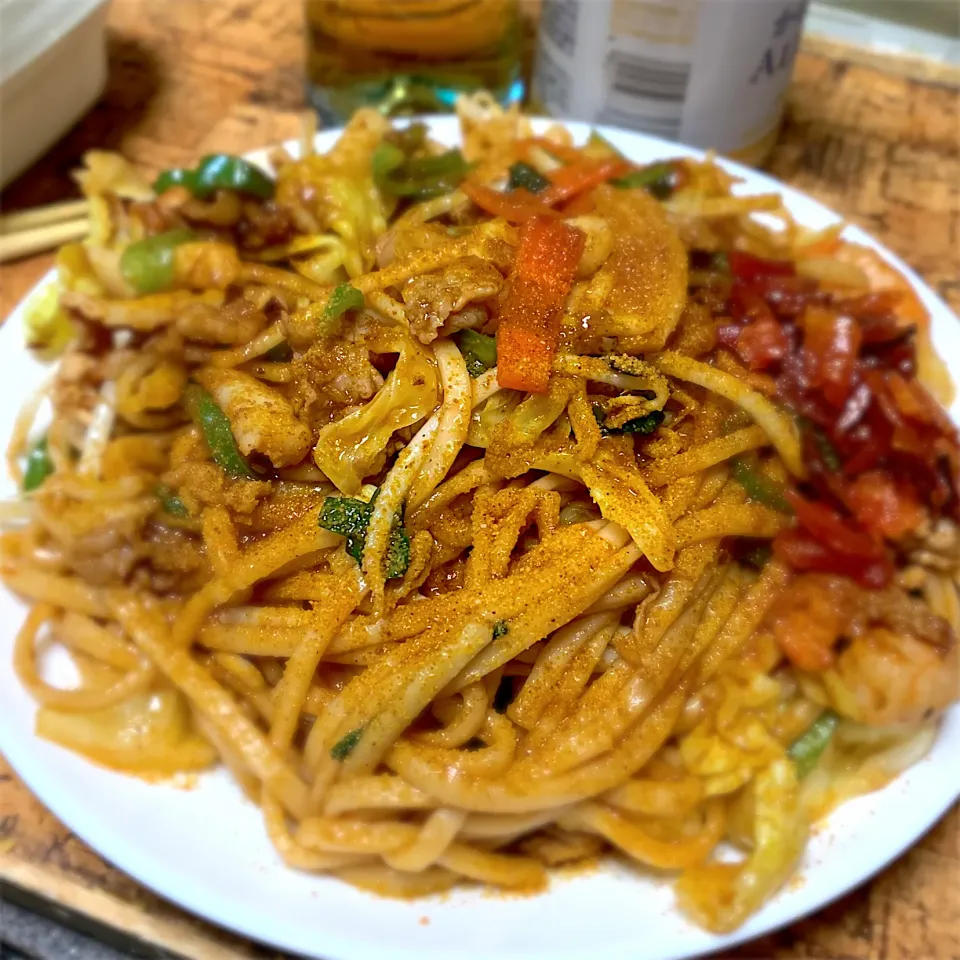 味付けカレーパウダーで簡単カレー焼きうどん🍛🍝|にょんにいさん