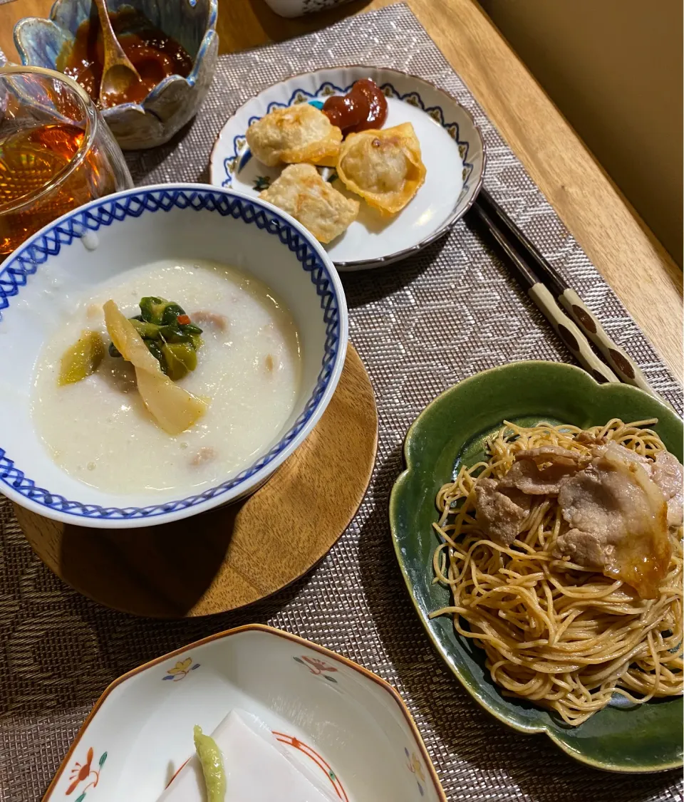 中華粥　エビとひき肉なの揚げワンタン　エビ麺の焼きそば|エトフさん