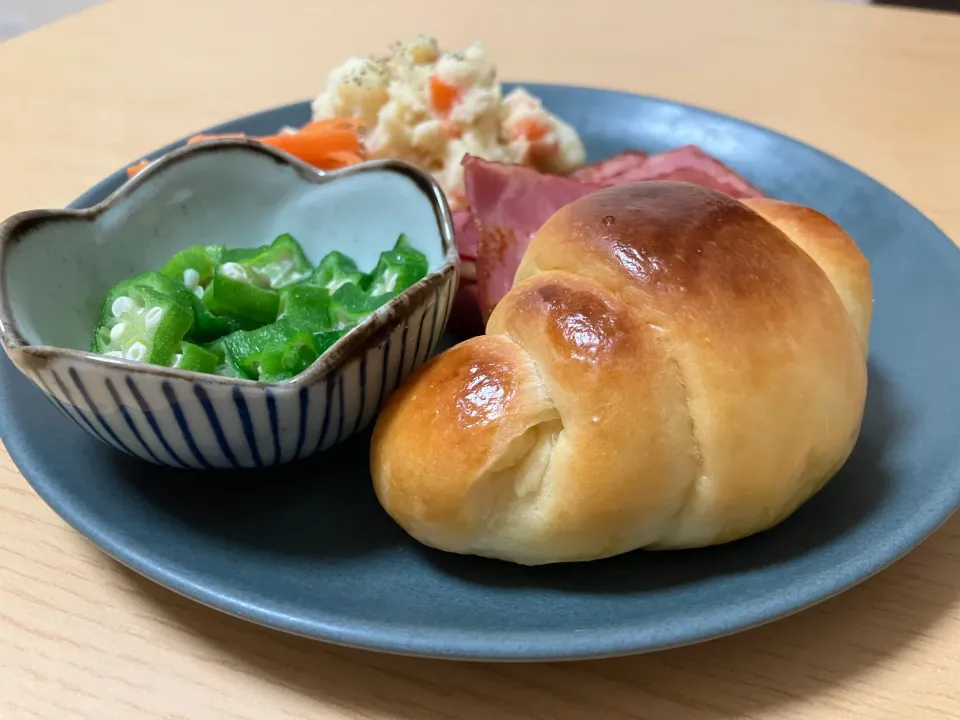 朝ごはん🥐🍴|ちゃっちゃんさん