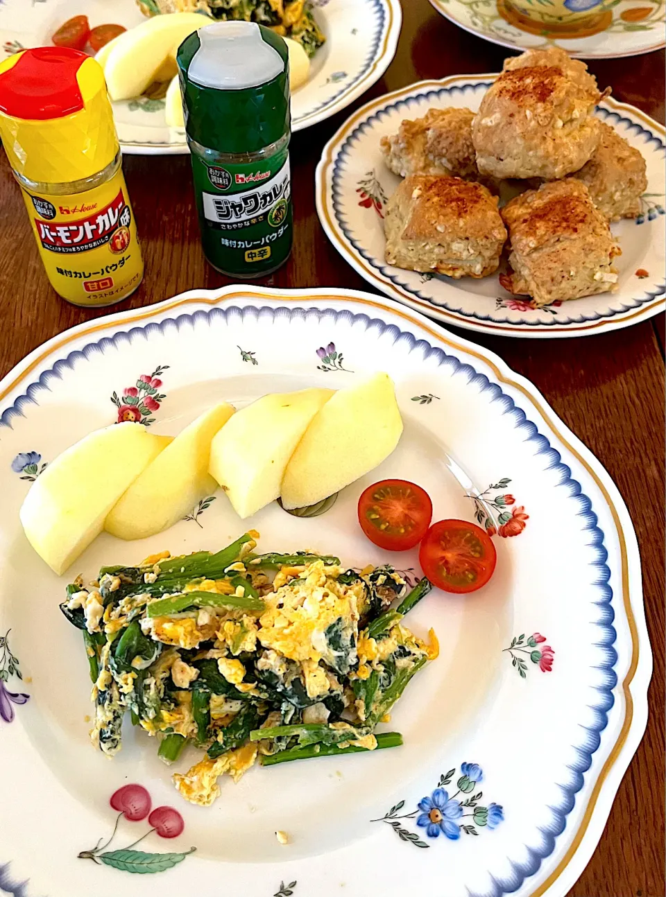 ブランチ♯カレーチーズスコーン♯バーモントカレー味♯ジャワカレー味♯スコーン|小松菜さん