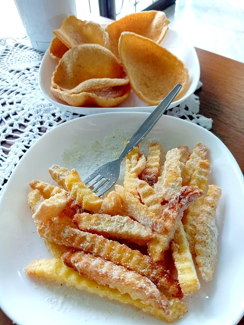 A Crispy & Light Snack w/ Sour Cream Shake Fries & Shrimp Chips 🍟🦐|An'leeさん